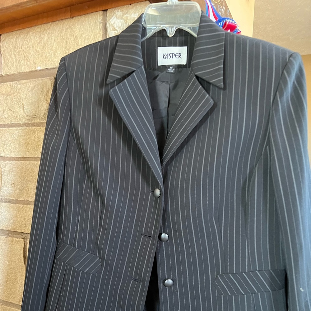 Kasper Charcoal Grey Pinstripe Blazer Size 14